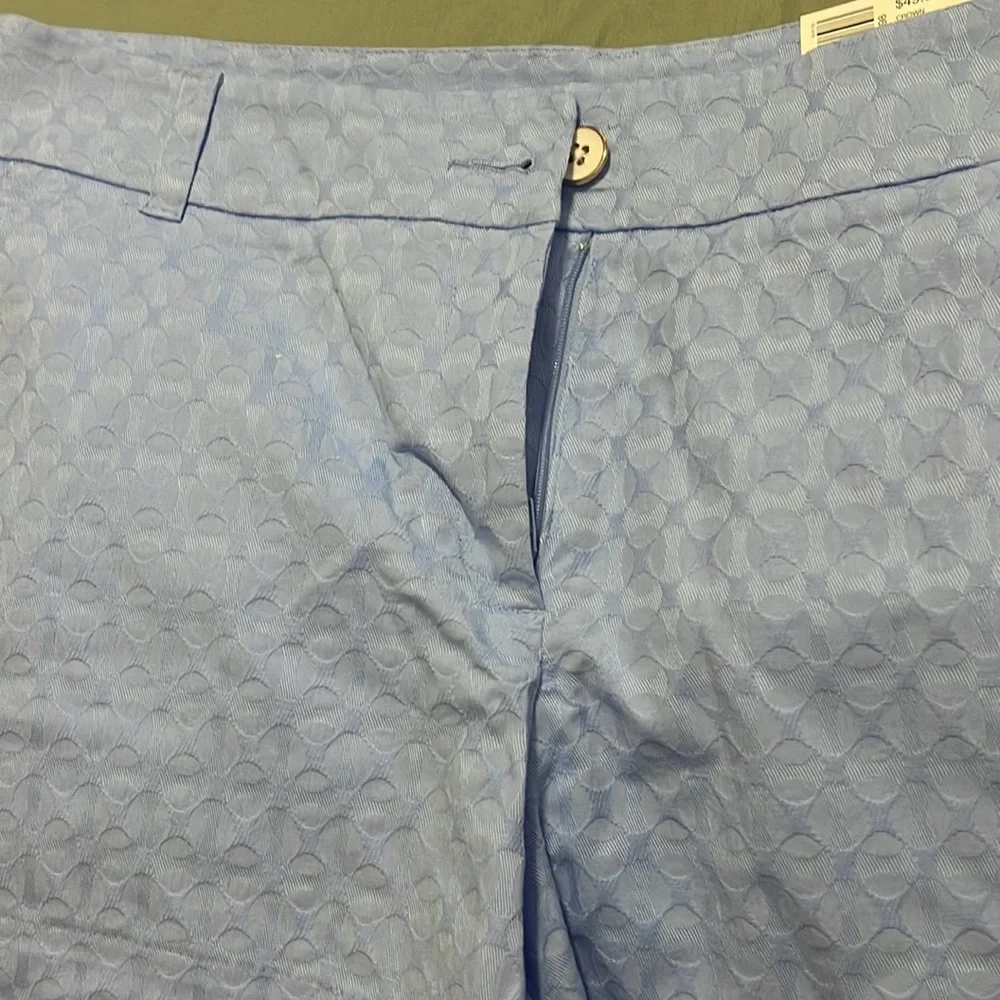 Crown and Ivy Shelby Scalloped Shorts in Wonka Periwinkle. Size 12. - Picture 4 of 4